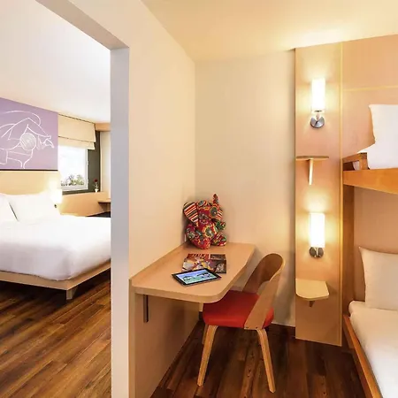 Ibis Vientiane Nam Phu-2